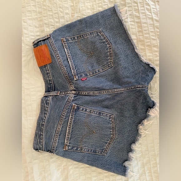 Levi’s  501 shorts size 30 - Picture 2 of 3